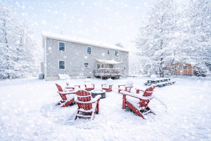 Bull Run Trailhouse fire pit in winter